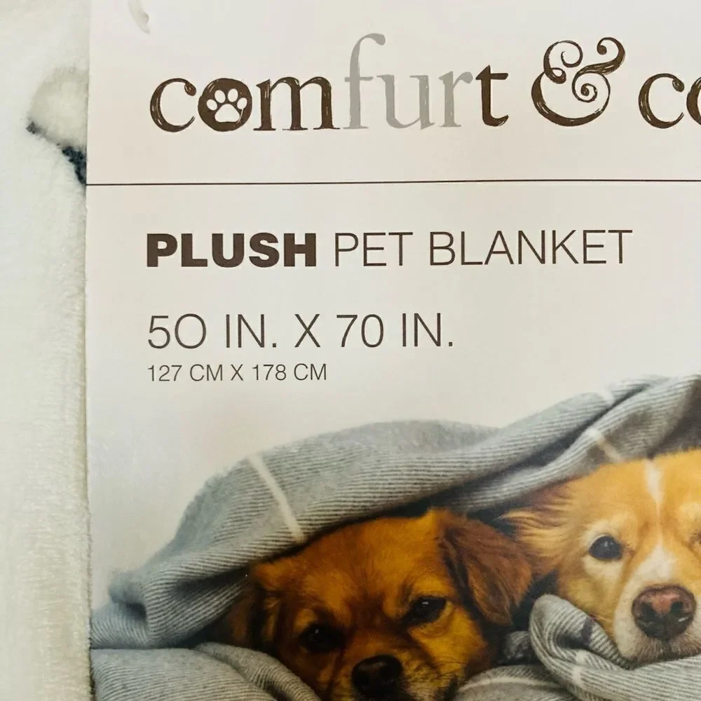 NWT Plush Lifelike Dogs Print Throw Blanket